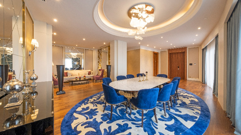 Kral Dairesi Yemek Salonu